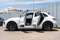 ポルシェ マカン GTS ｽﾎﾟｰﾂｸﾛﾉPKG　ﾌﾞﾗｯｸﾊｰﾌﾚｻﾞｰｼｰﾄ 10.9ｲﾝﾁPCM AppleCarPlay ｱﾗｳﾝﾄﾞﾋﾞｭｰ ｽﾎﾟｴｸﾞ ﾚｰﾝﾃﾞｨﾊﾟｰﾁｬｰﾜｰﾆﾝｸﾞ PASM PDLS ACC RSｽﾊﾟｲﾀﾞｰ20AW　2年保証