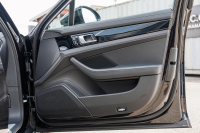 ポルシェ パナメーラ ﾍﾞｰｽｸﾞﾚｰﾄﾞ ｽﾎﾟｰﾂｸﾛﾉPKG　ﾌﾞﾗｯｸﾚｻﾞｰｼｰﾄ PCMﾅﾋﾞ CayPlay LEDﾗｲﾄ PASM/ｴｱｻｽ ｴﾝﾄﾘｰD ACC ﾚｰﾝﾃﾞｨﾊﾟｰﾁｬｰﾜｰﾆﾝｸﾞ ﾊﾟﾅﾒｰﾗﾃﾞｻﾞｲﾝ20ｲﾝﾁAW　2年保証