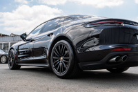 ポルシェ パナメーラ ﾍﾞｰｽｸﾞﾚｰﾄﾞ ｽﾎﾟｰﾂｸﾛﾉPKG　ﾌﾞﾗｯｸﾚｻﾞｰｼｰﾄ PCMﾅﾋﾞ CayPlay LEDﾗｲﾄ PASM/ｴｱｻｽ ｴﾝﾄﾘｰD ACC ﾚｰﾝﾃﾞｨﾊﾟｰﾁｬｰﾜｰﾆﾝｸﾞ ﾊﾟﾅﾒｰﾗﾃﾞｻﾞｲﾝ20ｲﾝﾁAW　2年保証