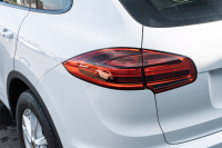 ポルシェ カイエン ﾍﾞｰｽｸﾞﾚｰﾄﾞ　MY16 後期ﾓﾃﾞﾙ ﾍﾞｰｼﾞｭﾚｻﾞｰｼｰﾄ ｼｰﾄﾋｰﾀｰ ﾊﾟﾉﾗﾏｻﾝﾙｰﾌ ｸﾗﾘｵﾝﾅﾋﾞ ﾌﾙｾｸﾞTV ﾊﾞｯｸｶﾒﾗ ｴﾝﾄﾘｰﾄﾞﾗｲﾌﾞ ｸﾙｺﾝ ｷｾﾉﾝﾗｲﾄ ｽﾎﾟｰﾂﾃｰﾙﾊﾟｲﾌﾟ ｶｲｴﾝ18ｲﾝﾁAW　2年保証