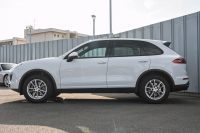 ポルシェ カイエン ﾍﾞｰｽｸﾞﾚｰﾄﾞ　MY16 後期ﾓﾃﾞﾙ ﾍﾞｰｼﾞｭﾚｻﾞｰｼｰﾄ ｼｰﾄﾋｰﾀｰ ﾊﾟﾉﾗﾏｻﾝﾙｰﾌ ｸﾗﾘｵﾝﾅﾋﾞ ﾌﾙｾｸﾞTV ﾊﾞｯｸｶﾒﾗ ｴﾝﾄﾘｰﾄﾞﾗｲﾌﾞ ｸﾙｺﾝ ｷｾﾉﾝﾗｲﾄ ｽﾎﾟｰﾂﾃｰﾙﾊﾟｲﾌﾟ ｶｲｴﾝ18ｲﾝﾁAW　2年保証