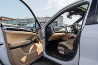 ポルシェ カイエン ﾍﾞｰｽｸﾞﾚｰﾄﾞ　MY16 後期ﾓﾃﾞﾙ ﾍﾞｰｼﾞｭﾚｻﾞｰｼｰﾄ ｼｰﾄﾋｰﾀｰ ﾊﾟﾉﾗﾏｻﾝﾙｰﾌ ｸﾗﾘｵﾝﾅﾋﾞ ﾌﾙｾｸﾞTV ﾊﾞｯｸｶﾒﾗ ｴﾝﾄﾘｰﾄﾞﾗｲﾌﾞ ｸﾙｺﾝ ｷｾﾉﾝﾗｲﾄ ｽﾎﾟｰﾂﾃｰﾙﾊﾟｲﾌﾟ ｶｲｴﾝ18ｲﾝﾁAW　2年保証