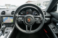 ポルシェ 718 ケイマン ﾍﾞｰｽｸﾞﾚｰﾄﾞ　ﾌﾞﾗｯｸﾊｰﾌﾚｻﾞｰｼｰﾄ ｼｰﾄﾋｰﾀｰ PCMﾅﾋﾞ AppleCarPlay ｷｾﾉﾝ ｵｰﾄｴｱｺﾝ TPM ﾊﾟﾄﾞﾙ 電格ﾐﾗｰ ｹｲﾏﾝ18ｲﾝﾁAW　2年保証