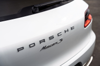 ポルシェ マカン S　ﾍﾞｰｼﾞｭﾊｰﾌﾚｻﾞｰｼｰﾄ ｼｰﾄﾋｰﾀｰ ﾊﾟﾉﾗﾏSR ｸﾗﾘｵﾝﾅﾋﾞTV ｴﾝﾄﾘｰD PDLS ﾊﾟｰｸｾﾝｻｰ BOSE ﾊﾟﾄﾞﾙ 911ﾀｰﾎﾞﾃﾞｻﾞｲﾝ21AW　2年保証