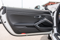 ポルシェ 911(Type991.1) ｶﾚﾗ4　MY16 ﾌﾞﾗｯｸﾚｻﾞｰｽﾎﾟｰﾂｼｰﾄ ｼｰﾄﾋｰﾀｰ ﾅﾋﾞTV ｽﾎﾟｰﾂﾃﾞｻﾞｲﾝｽﾃｱ 電格ﾐﾗｰ ｷｾﾉﾝ ｵｰﾄｴｱｺﾝ ｶﾚﾗ19ｲﾝﾁAW 　2年保証