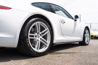 ポルシェ 911(Type991.1) ｶﾚﾗ4　MY16 ﾌﾞﾗｯｸﾚｻﾞｰｽﾎﾟｰﾂｼｰﾄ ｼｰﾄﾋｰﾀｰ ﾅﾋﾞTV ｽﾎﾟｰﾂﾃﾞｻﾞｲﾝｽﾃｱ 電格ﾐﾗｰ ｷｾﾉﾝ ｵｰﾄｴｱｺﾝ ｶﾚﾗ19ｲﾝﾁAW 　2年保証