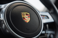 ポルシェ 911(Type991.1) ｶﾚﾗ4　MY16 ﾌﾞﾗｯｸﾚｻﾞｰｽﾎﾟｰﾂｼｰﾄ ｼｰﾄﾋｰﾀｰ ﾅﾋﾞTV ｽﾎﾟｰﾂﾃﾞｻﾞｲﾝｽﾃｱ 電格ﾐﾗｰ ｷｾﾉﾝ ｵｰﾄｴｱｺﾝ ｶﾚﾗ19ｲﾝﾁAW 　2年保証