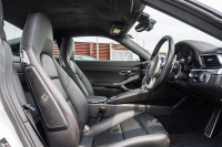 ポルシェ 911(Type991.1) ｶﾚﾗ4　MY16 ﾌﾞﾗｯｸﾚｻﾞｰｽﾎﾟｰﾂｼｰﾄ ｼｰﾄﾋｰﾀｰ ﾅﾋﾞTV ｽﾎﾟｰﾂﾃﾞｻﾞｲﾝｽﾃｱ 電格ﾐﾗｰ ｷｾﾉﾝ ｵｰﾄｴｱｺﾝ ｶﾚﾗ19ｲﾝﾁAW 　2年保証