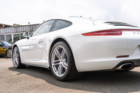 ポルシェ 911(Type991.1) ｶﾚﾗ4　MY16 ﾌﾞﾗｯｸﾚｻﾞｰｽﾎﾟｰﾂｼｰﾄ ｼｰﾄﾋｰﾀｰ ﾅﾋﾞTV ｽﾎﾟｰﾂﾃﾞｻﾞｲﾝｽﾃｱ 電格ﾐﾗｰ ｷｾﾉﾝ ｵｰﾄｴｱｺﾝ ｶﾚﾗ19ｲﾝﾁAW 　2年保証