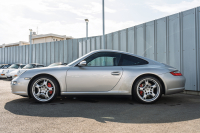 ポルシェ 911(Type997) ｶﾚﾗ4S　ﾌﾞﾗｯｸﾚｻﾞｰｼｰﾄ ｼｰﾄﾋｰﾀｰ ｸﾗﾘｵﾝﾅﾋﾞ ﾌﾙｾｸﾞTV PASM ｶﾚﾗS19ｲﾝﾁAW ｷｾﾉﾝﾍｯﾄﾞﾗｲﾄ ｵｰﾄｴｱｺﾝ PSM ﾊﾞｯｸｶﾒﾗ F/Rﾌｫｸﾞ　2年保証