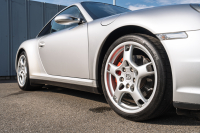 ポルシェ 911(Type997) ｶﾚﾗ4S　ﾌﾞﾗｯｸﾚｻﾞｰｼｰﾄ ｼｰﾄﾋｰﾀｰ ｸﾗﾘｵﾝﾅﾋﾞ ﾌﾙｾｸﾞTV PASM ｶﾚﾗS19ｲﾝﾁAW ｷｾﾉﾝﾍｯﾄﾞﾗｲﾄ ｵｰﾄｴｱｺﾝ PSM ﾊﾞｯｸｶﾒﾗ F/Rﾌｫｸﾞ　2年保証