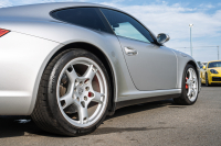 ポルシェ 911(Type997) ｶﾚﾗ4S　ﾌﾞﾗｯｸﾚｻﾞｰｼｰﾄ ｼｰﾄﾋｰﾀｰ ｸﾗﾘｵﾝﾅﾋﾞ ﾌﾙｾｸﾞTV PASM ｶﾚﾗS19ｲﾝﾁAW ｷｾﾉﾝﾍｯﾄﾞﾗｲﾄ ｵｰﾄｴｱｺﾝ PSM ﾊﾞｯｸｶﾒﾗ F/Rﾌｫｸﾞ　2年保証