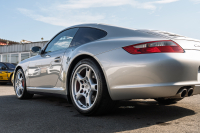 ポルシェ 911(Type997) ｶﾚﾗ4S　ﾌﾞﾗｯｸﾚｻﾞｰｼｰﾄ ｼｰﾄﾋｰﾀｰ ｸﾗﾘｵﾝﾅﾋﾞ ﾌﾙｾｸﾞTV PASM ｶﾚﾗS19ｲﾝﾁAW ｷｾﾉﾝﾍｯﾄﾞﾗｲﾄ ｵｰﾄｴｱｺﾝ PSM ﾊﾞｯｸｶﾒﾗ F/Rﾌｫｸﾞ　2年保証