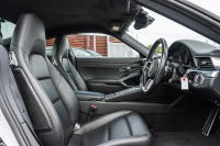 ポルシェ 911(Type991.2) ｶﾚﾗ　MY17 後期ﾓﾃﾞﾙ ﾌﾞﾗｯｸﾚｻﾞｰｼｰﾄ ｼｰﾄﾋｰﾀｰ PCMﾅﾋﾞ ﾌﾙｾｸﾞTV AppleCarPlay PASM ﾊﾟﾄﾞﾙｼﾌﾄ ｷｾﾉﾝ ﾊﾟｰｸｱｼｽﾄ TPM ｶﾚﾗ19ｲﾝﾁAW　2年保証