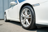 ポルシェ 911(Type997) ｶﾚﾗ ｽﾎﾟｰﾂｸﾛﾉPKG　後期ﾓﾃﾞﾙ ｶﾚﾗﾚｯﾄﾞﾅﾁｭﾗﾙﾚｻﾞｰｲﾝﾃﾘｱ ｸﾗﾘｵﾝﾅﾋﾞ ﾌﾙｾｸﾞTV ﾊﾞｯｸｶﾒﾗ PASM ｷｾﾉﾝ&ﾀﾞｲﾅﾐｯｸｺｰﾅﾘﾝｸﾞﾗｲﾄ ｵｰﾄｴｱｺﾝ ｶﾚﾗ18ｲﾝﾁAW　2年保証