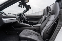 ポルシェ 718 ボクスター ﾍﾞｰｽｸﾞﾚｰﾄﾞ ｽﾎﾟｰﾂｸﾛﾉPKG　ﾌﾞﾗｯｸﾊｰﾌﾚｻﾞｰｼｰﾄ ｼｰﾄﾋｰﾀｰ ﾌﾞﾗｯｸｿﾌﾄﾄｯﾌﾟ PCMﾅﾋﾞ CarPlay ｷｾﾉﾝ ｵｰﾄｴｱｺﾝ TPM ﾊﾟｰｸｱｼｽﾄ 電格ﾐﾗｰ ﾎﾞｸｽﾀｰ18ｲﾝﾁAW　2年保証