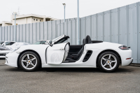 ポルシェ 718 ボクスター ﾍﾞｰｽｸﾞﾚｰﾄﾞ ｽﾎﾟｰﾂｸﾛﾉPKG　ﾌﾞﾗｯｸﾊｰﾌﾚｻﾞｰｼｰﾄ ｼｰﾄﾋｰﾀｰ ﾌﾞﾗｯｸｿﾌﾄﾄｯﾌﾟ PCMﾅﾋﾞ CarPlay ｷｾﾉﾝ ｵｰﾄｴｱｺﾝ TPM ﾊﾟｰｸｱｼｽﾄ 電格ﾐﾗｰ ﾎﾞｸｽﾀｰ18ｲﾝﾁAW　2年保証