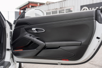 ポルシェ 718 ボクスター ﾍﾞｰｽｸﾞﾚｰﾄﾞ ｽﾎﾟｰﾂｸﾛﾉPKG　ﾌﾞﾗｯｸﾊｰﾌﾚｻﾞｰｼｰﾄ ｼｰﾄﾋｰﾀｰ ﾌﾞﾗｯｸｿﾌﾄﾄｯﾌﾟ PCMﾅﾋﾞ CarPlay ｷｾﾉﾝ ｵｰﾄｴｱｺﾝ TPM ﾊﾟｰｸｱｼｽﾄ 電格ﾐﾗｰ ﾎﾞｸｽﾀｰ18ｲﾝﾁAW　2年保証