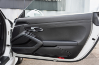 ポルシェ ケイマン(Type981) S　2015年ﾓﾃﾞﾙ ﾌﾞﾗｯｸﾊｰﾌﾚｻﾞｰｼｰﾄ ｼｰﾄﾋｰﾀｰ ｸﾗﾘｵﾝﾅﾋﾞ ﾌﾙｾｸﾞTV ｽﾎﾟｰﾂﾃﾞｻﾞｲﾝｽﾃｱ ｷｾﾉﾝ ｵｰﾄｴｱｺﾝ TPM ｹｲﾏﾝS19ｲﾝﾁAW　2年保証