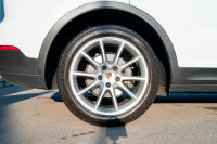 ポルシェ カイエン ﾍﾞｰｽｸﾞﾚｰﾄﾞ　ﾌﾞﾗｯｸﾚｻﾞｰｼｰﾄ ﾊﾟﾉﾗﾏSR PCMﾅﾋﾞ CarPlay ｴﾝﾄﾘｰﾄﾞﾗｲﾌﾞ ACC ｱﾗｳﾝﾄﾞﾋﾞｭｰ ｶｲｴﾝﾃﾞｻﾞｲﾝ20AW ﾚｰﾝﾁｪﾝｼﾞｱｼｽﾄ TPM　2年保証