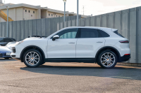 ポルシェ カイエン ﾍﾞｰｽｸﾞﾚｰﾄﾞ　ﾌﾞﾗｯｸﾚｻﾞｰｼｰﾄ ﾊﾟﾉﾗﾏSR PCMﾅﾋﾞ CarPlay ｴﾝﾄﾘｰﾄﾞﾗｲﾌﾞ ACC ｱﾗｳﾝﾄﾞﾋﾞｭｰ ｶｲｴﾝﾃﾞｻﾞｲﾝ20AW ﾚｰﾝﾁｪﾝｼﾞｱｼｽﾄ TPM　2年保証