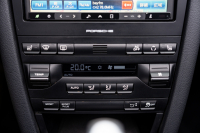 ポルシェ ボクスター(Type987) S ｽﾎﾟｰﾂｸﾛﾉPKG　後期ﾓﾃﾞﾙ ﾌﾞﾗｯｸﾊｰﾌﾚｻﾞｰｼｰﾄ ｼｰﾄﾋｰﾀｰ ﾌﾞﾗｯｸｿﾌﾄﾄｯﾌﾟ ｽﾎﾟｰﾂﾃﾞｻﾞｲﾝｽﾃｱ ﾀﾞｲﾅﾐｯｸｺｰﾅﾘﾝｸﾞﾗｲﾄ ｸﾙｺﾝ ｵｰﾄｴｱｺﾝ 19ｲﾝﾁAW ﾀﾞｳﾝｻｽ　2年保証