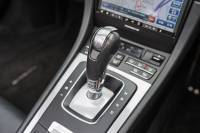 ポルシェ ボクスター(Type981) ﾍﾞｰｽｸﾞﾚｰﾄﾞ ｽﾎﾟｰﾂｸﾛﾉPKG　ﾌﾞﾗｯｸﾚｻﾞｰｲﾝﾃﾘｱ ｼｰﾄﾋｰﾀｰ&ﾍﾞﾝﾁﾚｰﾀｰ ﾚｯﾄﾞｿﾌﾄﾄｯﾌﾟ ﾅﾋﾞTV ｽﾎﾟｰﾂﾃﾞｻﾞｲﾝｽﾃｱﾘﾝｸﾞ PDLS ﾎﾞｸｽﾀｰ18ｲﾝﾁAW　2年保証