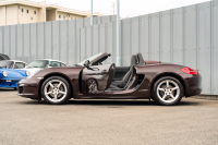 ポルシェ ボクスター(Type981) ﾍﾞｰｽｸﾞﾚｰﾄﾞ　2013年ﾓﾃﾞﾙ 1ｵｰﾅｰ ﾌﾞﾗｯｸﾚｻﾞｰｼｰﾄ ｼｰﾄﾋｰﾀｰ ﾌﾞﾗｳﾝｿﾌﾄﾄｯﾌﾟ ﾅﾋﾞTV PDLS ﾊﾟｰｸｱｼｽﾄ 電動ﾄﾞｱﾐﾗｰ ﾎﾞｸｽﾀｰ18ｲﾝﾁAW　2年保証