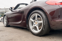 ポルシェ ボクスター(Type981) ﾍﾞｰｽｸﾞﾚｰﾄﾞ　2013年ﾓﾃﾞﾙ 1ｵｰﾅｰ ﾌﾞﾗｯｸﾚｻﾞｰｼｰﾄ ｼｰﾄﾋｰﾀｰ ﾌﾞﾗｳﾝｿﾌﾄﾄｯﾌﾟ ﾅﾋﾞTV PDLS ﾊﾟｰｸｱｼｽﾄ 電動ﾄﾞｱﾐﾗｰ ﾎﾞｸｽﾀｰ18ｲﾝﾁAW　2年保証