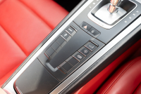 ポルシェ 911(Type991.1) ｶﾚﾗ　MY16  ﾌﾞﾗｯｸ/ﾎﾞﾙﾄﾞｰﾚｯﾄﾞﾂｰﾄﾝｲﾝﾃﾘｱ ﾅﾋﾞTV ｽﾎﾟｰﾂｴｸﾞｿﾞｰｽﾄ ｽﾎﾟｰﾂﾃﾞｻﾞｲﾝｽﾃｱﾘﾝｸﾞ 電格ﾐﾗｰ ｷｾﾉﾝ ｵｰﾄｴｱｺﾝ TPM ｶﾚﾗ19ｲﾝﾁAW 　2年保証