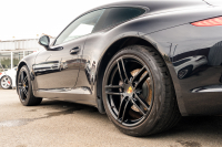 ポルシェ 911(Type991.1) ｶﾚﾗ　MY16  ﾌﾞﾗｯｸ/ﾎﾞﾙﾄﾞｰﾚｯﾄﾞﾂｰﾄﾝｲﾝﾃﾘｱ ﾅﾋﾞTV ｽﾎﾟｰﾂｴｸﾞｿﾞｰｽﾄ ｽﾎﾟｰﾂﾃﾞｻﾞｲﾝｽﾃｱﾘﾝｸﾞ 電格ﾐﾗｰ ｷｾﾉﾝ ｵｰﾄｴｱｺﾝ TPM ｶﾚﾗ19ｲﾝﾁAW 　2年保証