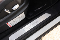 ポルシェ カイエン ﾍﾞｰｽｸﾞﾚｰﾄﾞ　ﾌﾞﾗｯｸ/ﾎﾞﾙﾄﾞｰﾚｯﾄﾞﾂｰﾄﾝｲﾝﾃ ﾊﾟﾉﾗﾏSR PCMﾅﾋﾞ CarPlay ｴﾝﾄﾘｰﾄﾞﾗｲﾌﾞ ACC ｱﾗｳﾝﾄﾞﾋﾞｭｰ TPM ｶｲｴﾝﾃﾞｻﾞｲﾝ20AW　2年保証