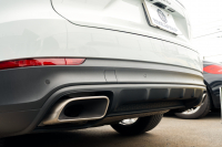 ポルシェ カイエン ﾍﾞｰｽｸﾞﾚｰﾄﾞ　ﾌﾞﾗｯｸ/ﾎﾞﾙﾄﾞｰﾚｯﾄﾞﾂｰﾄﾝｲﾝﾃ ﾊﾟﾉﾗﾏSR PCMﾅﾋﾞ CarPlay ｴﾝﾄﾘｰﾄﾞﾗｲﾌﾞ ACC ｱﾗｳﾝﾄﾞﾋﾞｭｰ TPM ｶｲｴﾝﾃﾞｻﾞｲﾝ20AW　2年保証