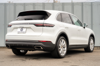 ポルシェ カイエン ﾍﾞｰｽｸﾞﾚｰﾄﾞ　ﾌﾞﾗｯｸ/ﾎﾞﾙﾄﾞｰﾚｯﾄﾞﾂｰﾄﾝｲﾝﾃ ﾊﾟﾉﾗﾏSR PCMﾅﾋﾞ CarPlay ｴﾝﾄﾘｰﾄﾞﾗｲﾌﾞ ACC ｱﾗｳﾝﾄﾞﾋﾞｭｰ TPM ｶｲｴﾝﾃﾞｻﾞｲﾝ20AW　2年保証