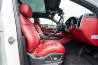 ポルシェ カイエン ﾍﾞｰｽｸﾞﾚｰﾄﾞ　ﾌﾞﾗｯｸ/ﾎﾞﾙﾄﾞｰﾚｯﾄﾞﾂｰﾄﾝｲﾝﾃ ﾊﾟﾉﾗﾏSR PCMﾅﾋﾞ CarPlay ｴﾝﾄﾘｰﾄﾞﾗｲﾌﾞ ACC ｱﾗｳﾝﾄﾞﾋﾞｭｰ TPM ｶｲｴﾝﾃﾞｻﾞｲﾝ20AW　2年保証