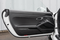 ポルシェ ボクスター(Type981) ﾍﾞｰｽｸﾞﾚｰﾄﾞ ｽﾎﾟｰﾂｸﾛﾉPKG　ﾌﾞﾗｯｸﾊｰﾌﾚｻﾞｰ ﾌﾞﾗｯｸｿﾌﾄﾄｯﾌﾟ ﾅﾋﾞTV ｽﾎﾟｰﾂｴｸﾞｿﾞｰｽﾄ ｽﾎﾟｰﾂﾃﾞｻﾞｲﾝｽﾃｱﾘﾝｸﾞ PDLS ｵｰﾄA/C 電動Dﾐﾗｰ ﾎﾞｸｽﾀｰS19AW　2年保証