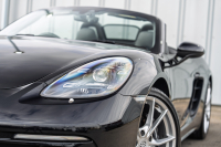 ポルシェ 718 ボクスター ﾍﾞｰｽｸﾞﾚｰﾄﾞ ｽﾎﾟｰﾂｸﾛﾉPKG　ﾌﾞﾗｯｸﾊｰﾌﾚｻﾞｰｼｰﾄ ﾌﾞﾗｯｸｿﾌﾄﾄｯﾌﾟ PCMﾅﾋﾞ CarPlay ｽﾎﾟｰﾂｴｸﾞｿﾞｰｽﾄ PDLS+/LEDﾗｲﾄ ｵｰﾄｴｱｺﾝ TPM ﾊﾟｰｸｱｼｽﾄ 電格ﾐﾗｰ ｶﾚﾗS20ｲﾝﾁAW　2年保証