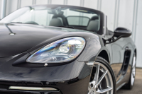 ポルシェ 718 ボクスター ﾍﾞｰｽｸﾞﾚｰﾄﾞ ｽﾎﾟｰﾂｸﾛﾉPKG　ﾌﾞﾗｯｸﾊｰﾌﾚｻﾞｰｼｰﾄ ﾌﾞﾗｯｸｿﾌﾄﾄｯﾌﾟ PCMﾅﾋﾞ CarPlay ｽﾎﾟｰﾂｴｸﾞｿﾞｰｽﾄ PDLS+/LEDﾗｲﾄ ｵｰﾄｴｱｺﾝ TPM ﾊﾟｰｸｱｼｽﾄ 電格ﾐﾗｰ ｶﾚﾗS20ｲﾝﾁAW　2年保証