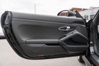 ポルシェ 718 ボクスター ﾍﾞｰｽｸﾞﾚｰﾄﾞ ｽﾎﾟｰﾂｸﾛﾉPKG　ﾌﾞﾗｯｸﾊｰﾌﾚｻﾞｰｼｰﾄ ﾌﾞﾗｯｸｿﾌﾄﾄｯﾌﾟ PCMﾅﾋﾞ CarPlay ｽﾎﾟｰﾂｴｸﾞｿﾞｰｽﾄ PDLS+/LEDﾗｲﾄ ｵｰﾄｴｱｺﾝ TPM ﾊﾟｰｸｱｼｽﾄ 電格ﾐﾗｰ ｶﾚﾗS20ｲﾝﾁAW　2年保証