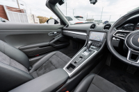 ポルシェ 718 ボクスター ﾍﾞｰｽｸﾞﾚｰﾄﾞ ｽﾎﾟｰﾂｸﾛﾉPKG　ﾌﾞﾗｯｸﾊｰﾌﾚｻﾞｰｼｰﾄ ﾌﾞﾗｯｸｿﾌﾄﾄｯﾌﾟ PCMﾅﾋﾞ CarPlay ｽﾎﾟｰﾂｴｸﾞｿﾞｰｽﾄ PDLS+/LEDﾗｲﾄ ｵｰﾄｴｱｺﾝ TPM ﾊﾟｰｸｱｼｽﾄ 電格ﾐﾗｰ ｶﾚﾗS20ｲﾝﾁAW　2年保証