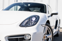 ポルシェ ケイマン(Type981) ﾍﾞｰｽｸﾞﾚｰﾄﾞ　2014年ﾓﾃﾞﾙ ﾌﾞﾗｯｸﾊｰﾌﾚｻﾞｰｼｰﾄ ｼｰﾄﾋｰﾀｰ ﾅﾋﾞTV ｽﾎﾟｰﾂﾃﾞｻﾞｲﾝｽﾃｱﾘﾝｸﾞ PDLS ｵｰﾄｴｱｺﾝ ｹｲﾏﾝS19ｲﾝﾁAW　2年保証