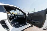 ポルシェ ケイマン(Type981) ﾍﾞｰｽｸﾞﾚｰﾄﾞ　2014年ﾓﾃﾞﾙ ﾌﾞﾗｯｸﾊｰﾌﾚｻﾞｰｼｰﾄ ｼｰﾄﾋｰﾀｰ ﾅﾋﾞTV ｽﾎﾟｰﾂﾃﾞｻﾞｲﾝｽﾃｱﾘﾝｸﾞ PDLS ｵｰﾄｴｱｺﾝ ｹｲﾏﾝS19ｲﾝﾁAW　2年保証