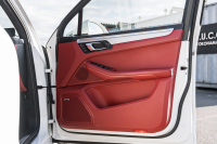 ポルシェ マカン ﾀｰﾎﾞ ｽﾎﾟｰﾂｸﾛﾉPKG　ﾂｰﾄﾝﾚｻﾞｰｲﾝﾃﾘｱ(ｶﾞｰﾈｯﾄﾚｯﾄﾞ/ﾌﾞﾗｯｸ) ｱﾀﾞﾌﾟﾃｨﾌﾞｽﾎﾟｰﾂｼｰﾄ ﾍﾞﾝﾁﾚｰﾀｰ ﾊﾟﾉﾗﾏｻﾝﾙｰﾌ ﾅﾋﾞTV PASM/ｴｱｻｽ ｴﾝﾄﾘｰﾄﾞﾗｲﾌﾞ RSｽﾊﾟｲﾀﾞｰ20ｲﾝﾁAW　2年保証