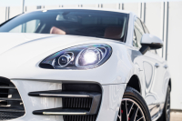 ポルシェ マカン ﾀｰﾎﾞ ｽﾎﾟｰﾂｸﾛﾉPKG　ﾂｰﾄﾝﾚｻﾞｰｲﾝﾃﾘｱ(ｶﾞｰﾈｯﾄﾚｯﾄﾞ/ﾌﾞﾗｯｸ) ｱﾀﾞﾌﾟﾃｨﾌﾞｽﾎﾟｰﾂｼｰﾄ ﾍﾞﾝﾁﾚｰﾀｰ ﾊﾟﾉﾗﾏｻﾝﾙｰﾌ ﾅﾋﾞTV PASM/ｴｱｻｽ ｴﾝﾄﾘｰﾄﾞﾗｲﾌﾞ RSｽﾊﾟｲﾀﾞｰ20ｲﾝﾁAW　2年保証