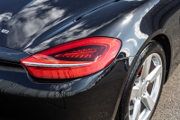 ポルシェ ボクスター(Type981) S ｽﾎﾟｰﾂｸﾛﾉPKG　2015年ﾓﾃﾞﾙ ﾌﾞﾗｯｸﾊｰﾌﾚｻﾞｰｼｰﾄ ｼｰﾄﾋｰﾀｰ ﾌﾞﾗｯｸｿﾌﾄﾄｯﾌﾟ ｸﾗﾘｵﾝﾅﾋﾞ ﾌﾙｾｸﾞTV ｽﾎﾟｰﾂﾃﾞｻﾞｲﾝｽﾃｱ 電動Dﾐﾗｰ ｵｰﾄｴｱｺﾝ TPM ｹｲﾏﾝS19ｲﾝﾁAW　2年保証