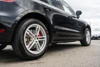 ポルシェ マカン ﾀｰﾎﾞ ｽﾎﾟｰﾂｸﾛﾉPKG　MY17 ﾌﾞﾗｯｸﾚｻﾞｰｼｰﾄ PCMﾅﾋﾞ LED/PDLS+ PASM ｴﾝﾄﾘｰﾄﾞﾗｲﾌﾞ BOSEｻｳﾝﾄﾞ ｸﾙｺﾝ ﾏｶﾝﾀｰﾎﾞ19ｲﾝﾁAW　2年保証