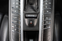 ポルシェ マカン ﾀｰﾎﾞ ｽﾎﾟｰﾂｸﾛﾉPKG　MY17 ﾌﾞﾗｯｸﾚｻﾞｰｼｰﾄ PCMﾅﾋﾞ LED/PDLS+ PASM ｴﾝﾄﾘｰﾄﾞﾗｲﾌﾞ BOSEｻｳﾝﾄﾞ ｸﾙｺﾝ ﾏｶﾝﾀｰﾎﾞ19ｲﾝﾁAW　2年保証