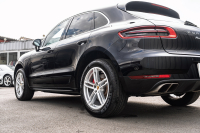 ポルシェ マカン ﾀｰﾎﾞ ｽﾎﾟｰﾂｸﾛﾉPKG　MY17 ﾌﾞﾗｯｸﾚｻﾞｰｼｰﾄ PCMﾅﾋﾞ LED/PDLS+ PASM ｴﾝﾄﾘｰﾄﾞﾗｲﾌﾞ BOSEｻｳﾝﾄﾞ ｸﾙｺﾝ ﾏｶﾝﾀｰﾎﾞ19ｲﾝﾁAW　2年保証