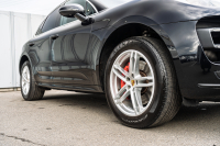 ポルシェ マカン ﾀｰﾎﾞ ｽﾎﾟｰﾂｸﾛﾉPKG　MY17 ﾌﾞﾗｯｸﾚｻﾞｰｼｰﾄ PCMﾅﾋﾞ LED/PDLS+ PASM ｴﾝﾄﾘｰﾄﾞﾗｲﾌﾞ BOSEｻｳﾝﾄﾞ ｸﾙｺﾝ ﾏｶﾝﾀｰﾎﾞ19ｲﾝﾁAW　2年保証