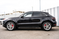 ポルシェ マカン ﾀｰﾎﾞ ｽﾎﾟｰﾂｸﾛﾉPKG　MY17 ﾌﾞﾗｯｸﾚｻﾞｰｼｰﾄ PCMﾅﾋﾞ LED/PDLS+ PASM ｴﾝﾄﾘｰﾄﾞﾗｲﾌﾞ BOSEｻｳﾝﾄﾞ ｸﾙｺﾝ ﾏｶﾝﾀｰﾎﾞ19ｲﾝﾁAW　2年保証